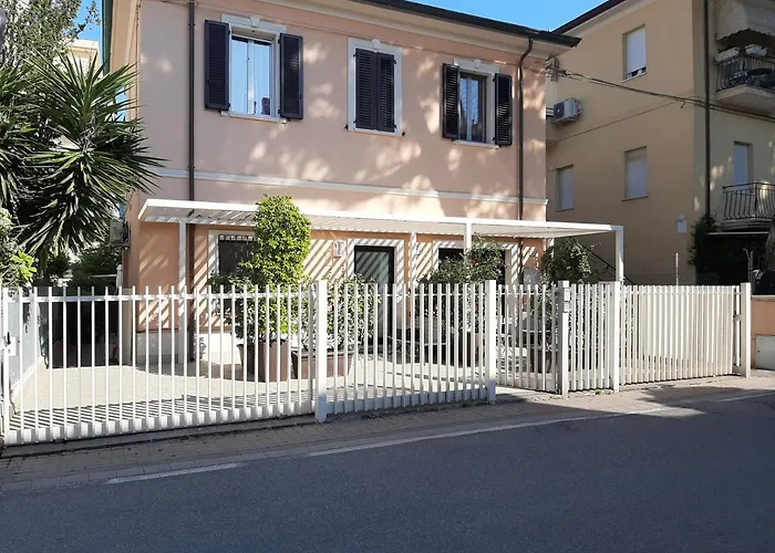 Open Space A 5 Minuti Dalla Spiaggia Di Rimini! - Homeunity